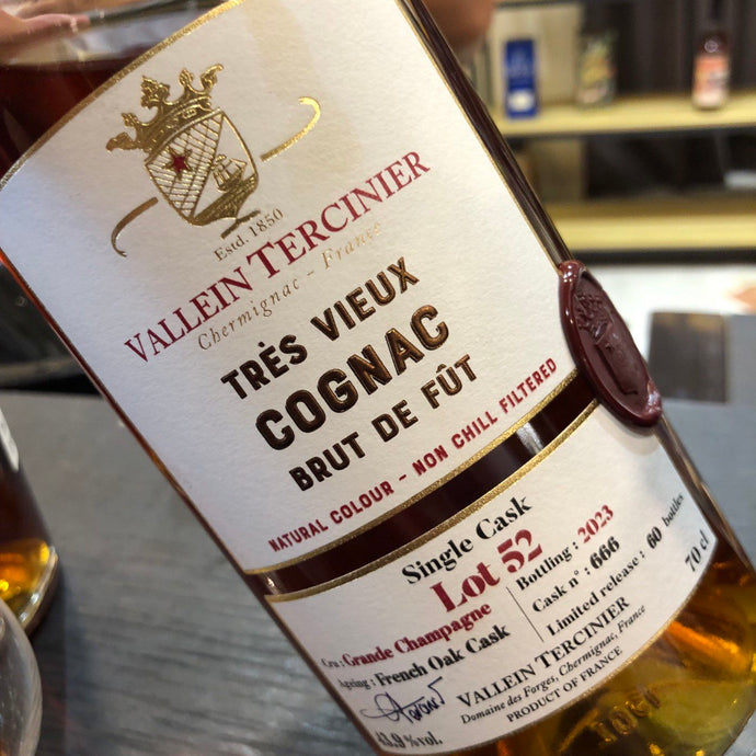 Vallein Tercinier Lot 52, Grande Champagne, bottled for La Maison du Whisky, 43.9% ABV