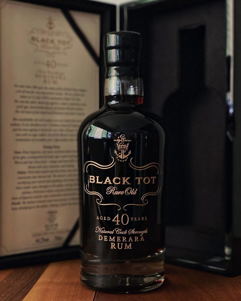Black Tot Rum Rare Old, 40 Year Old, 44.2% ABV, Blended Rum, Elixir Di ...