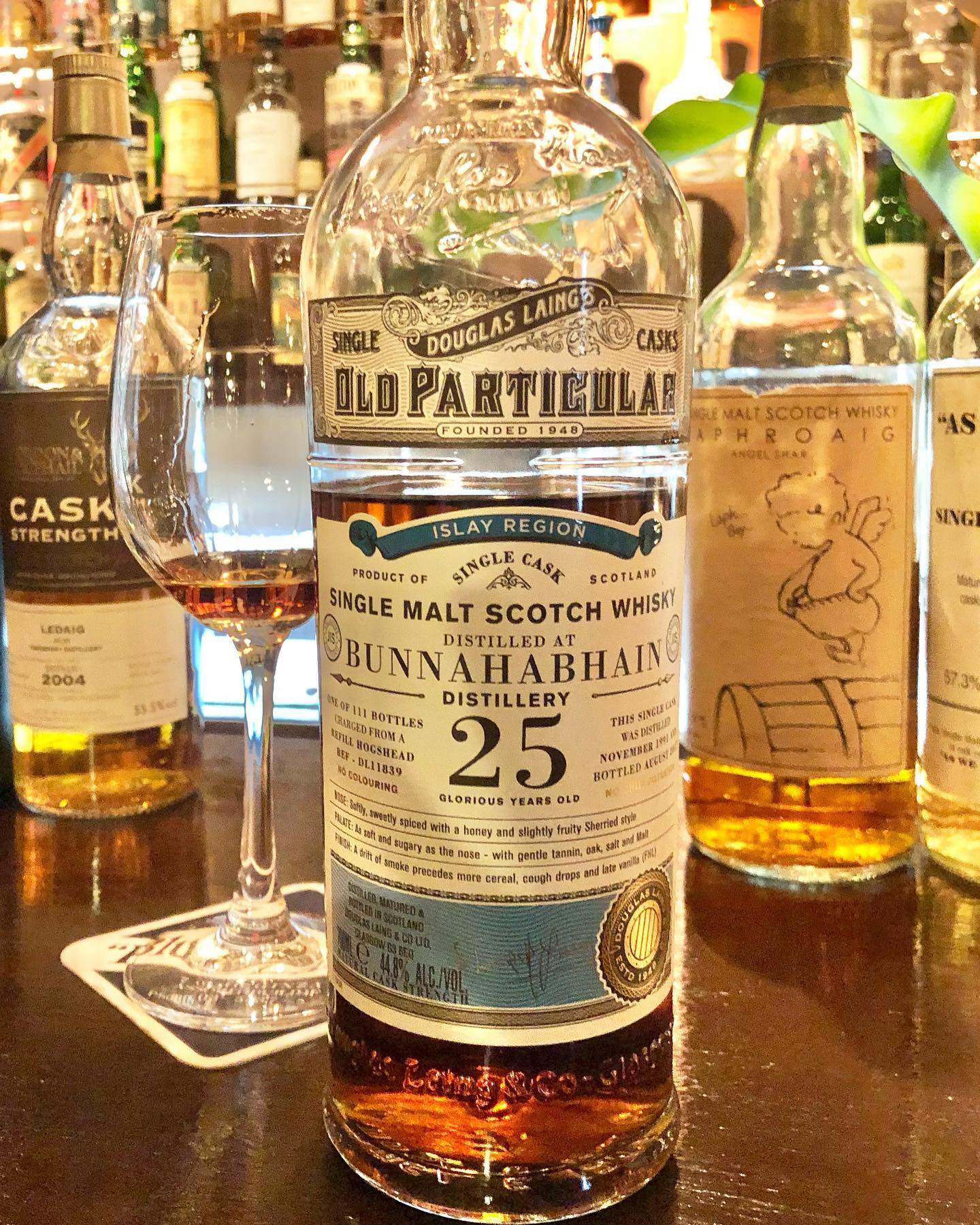 ダグラスレイン、オールドパティキュラーのブナハーブン、25年🥃カスク