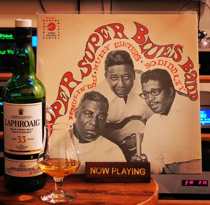 Laphroaig 33 Year The Ian Hunter Story Book 3 | Howlin' Wolf