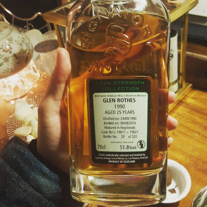 Glen Rothes Signatory Vintage 1990, 25 years, matured in hogshead casks 19011 and 19021, 28/320, 51.8% abv.