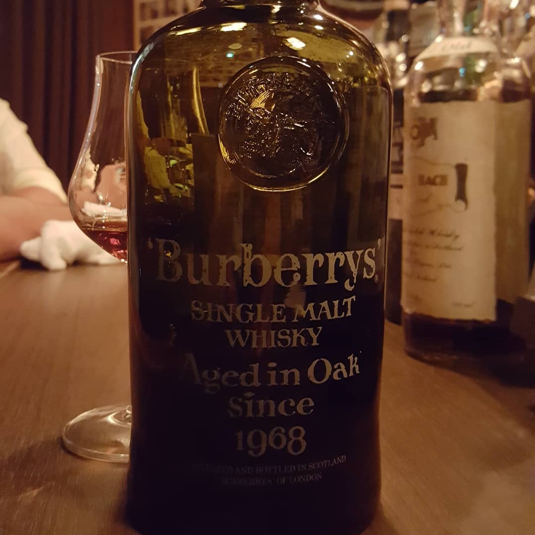 [Review] Burberrys', Single Malt Whisky, Aged in Oak Since 1968, 43% abv. –  88 Bamboo