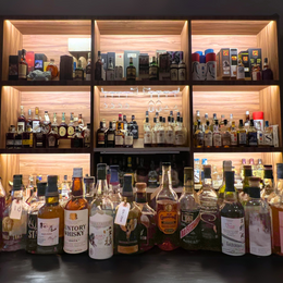 A Top Spot To Sip Japanese Malts In Orchard Road's Underground Whisky Scene: Samsu Huay Kuan (三蒸會館)