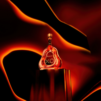 Hennessy Unveils X.O La Carafe, A New Magnetic Decanter Designed for Party Venues