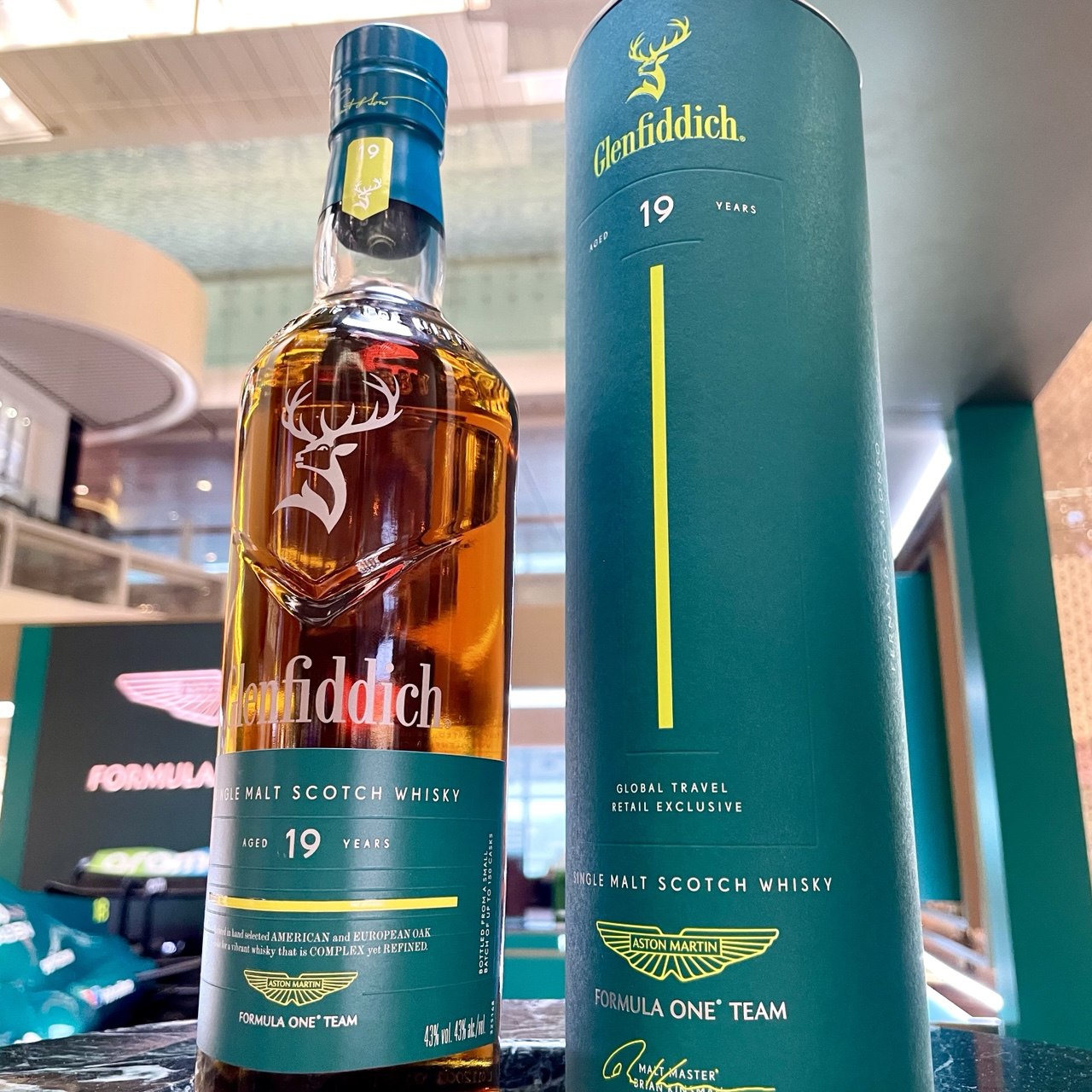Glenfiddich 19 Year アストンマーティン F1　700ml Glenfiddich 19 Year Aston Martin F1 Single Malt Whisky 700ml